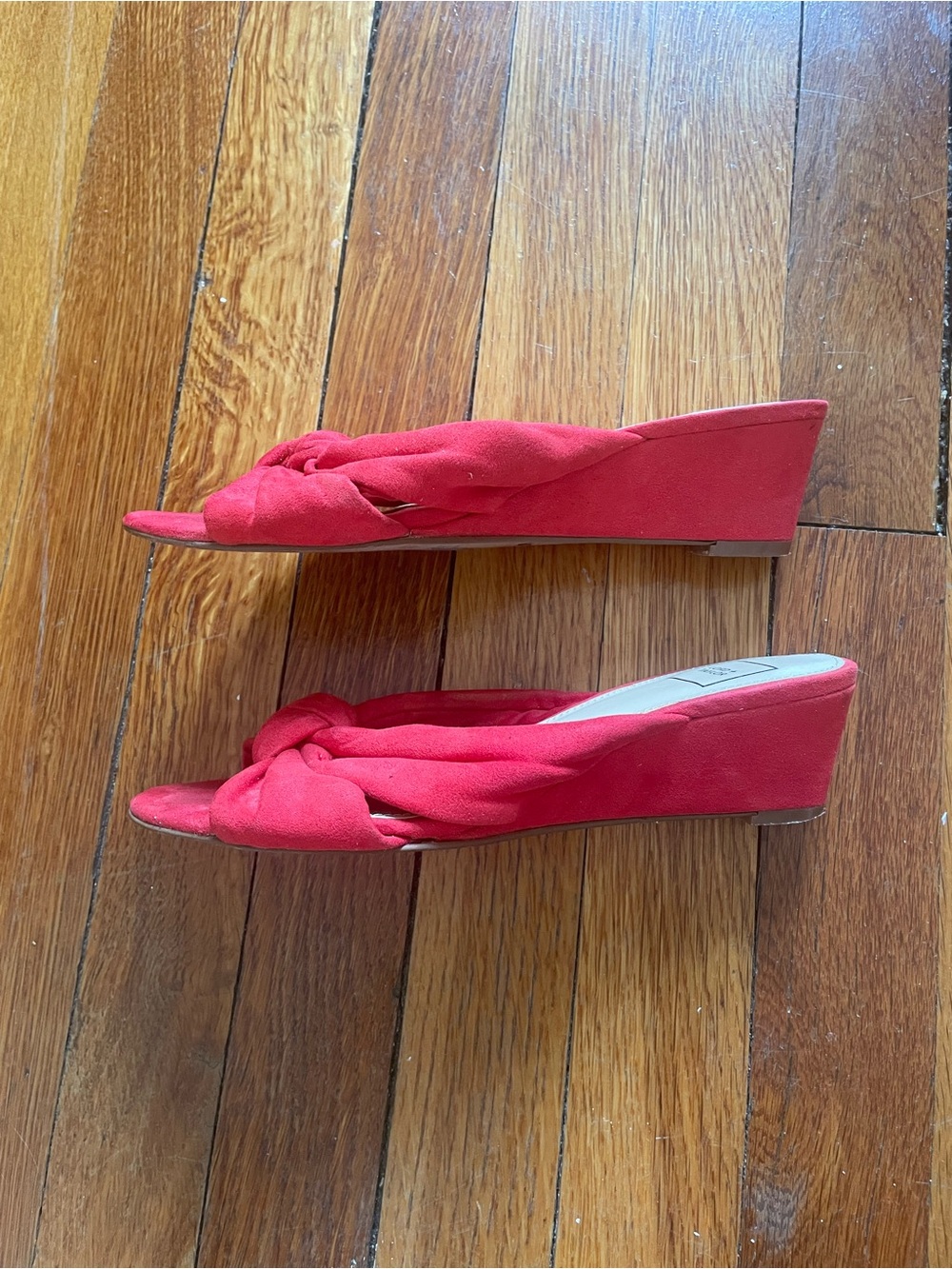 Lord & Taylor Coral-Red Knot Slide Mules - Picture 2 of 4